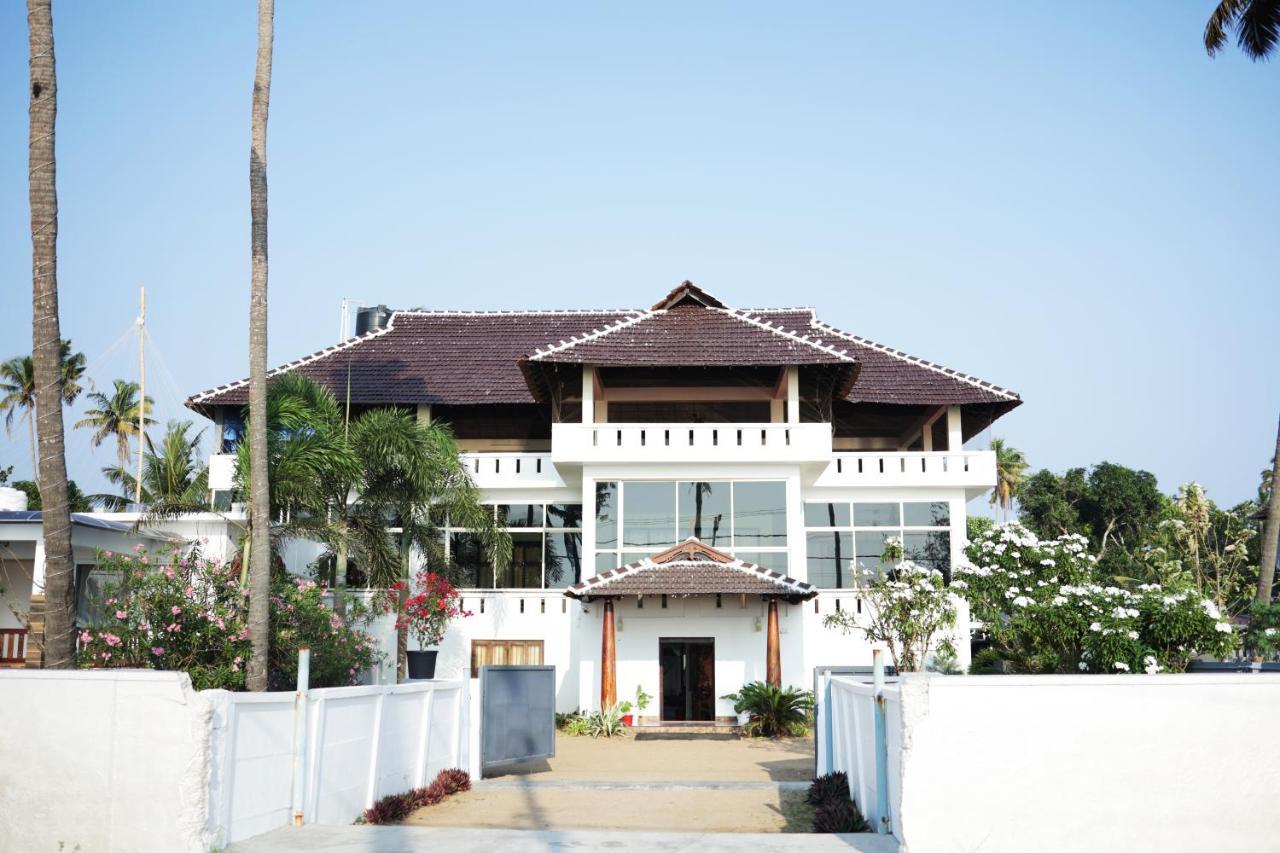 Cherai Beach Palace Buitenkant foto